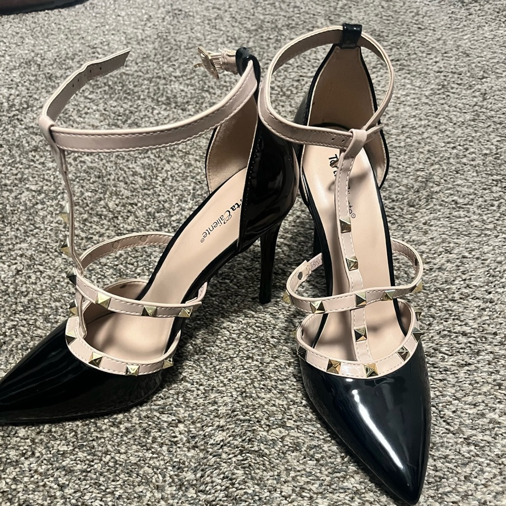 Women’s 8.5 👠